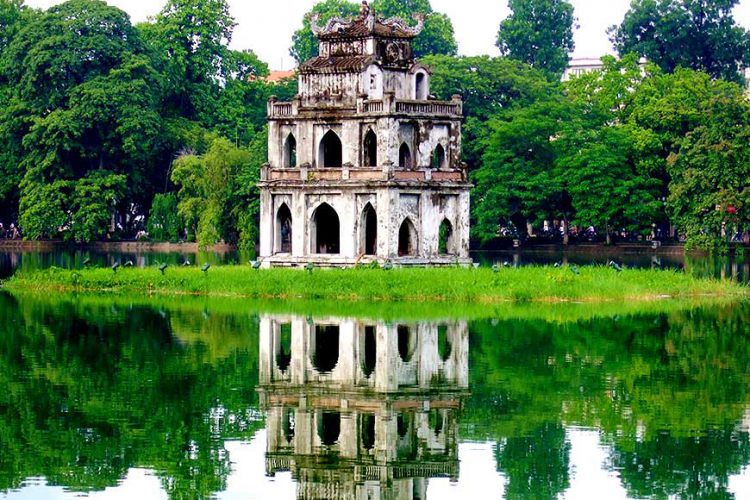 20 DIFFERENCES BETWEEN HO CHI MINH CITY (SAI GON) AND HANOI