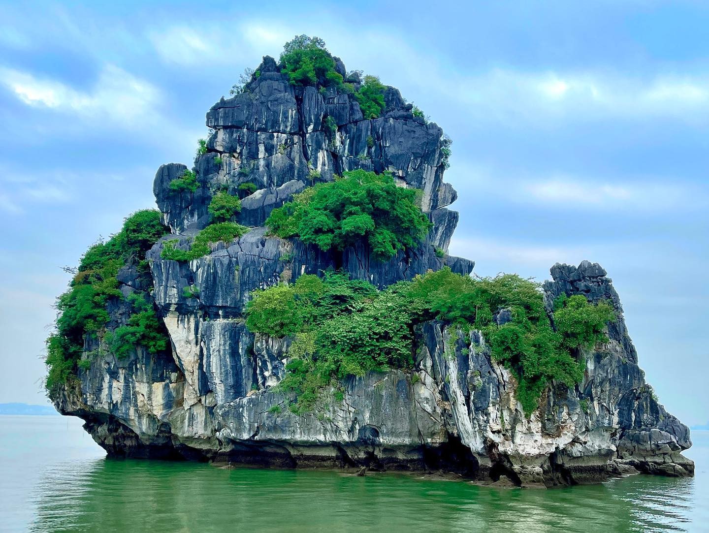 CODE VJ08: HANOI – HALONG CRUISE – NINH BINH 6DAYS 5 NIGHTS