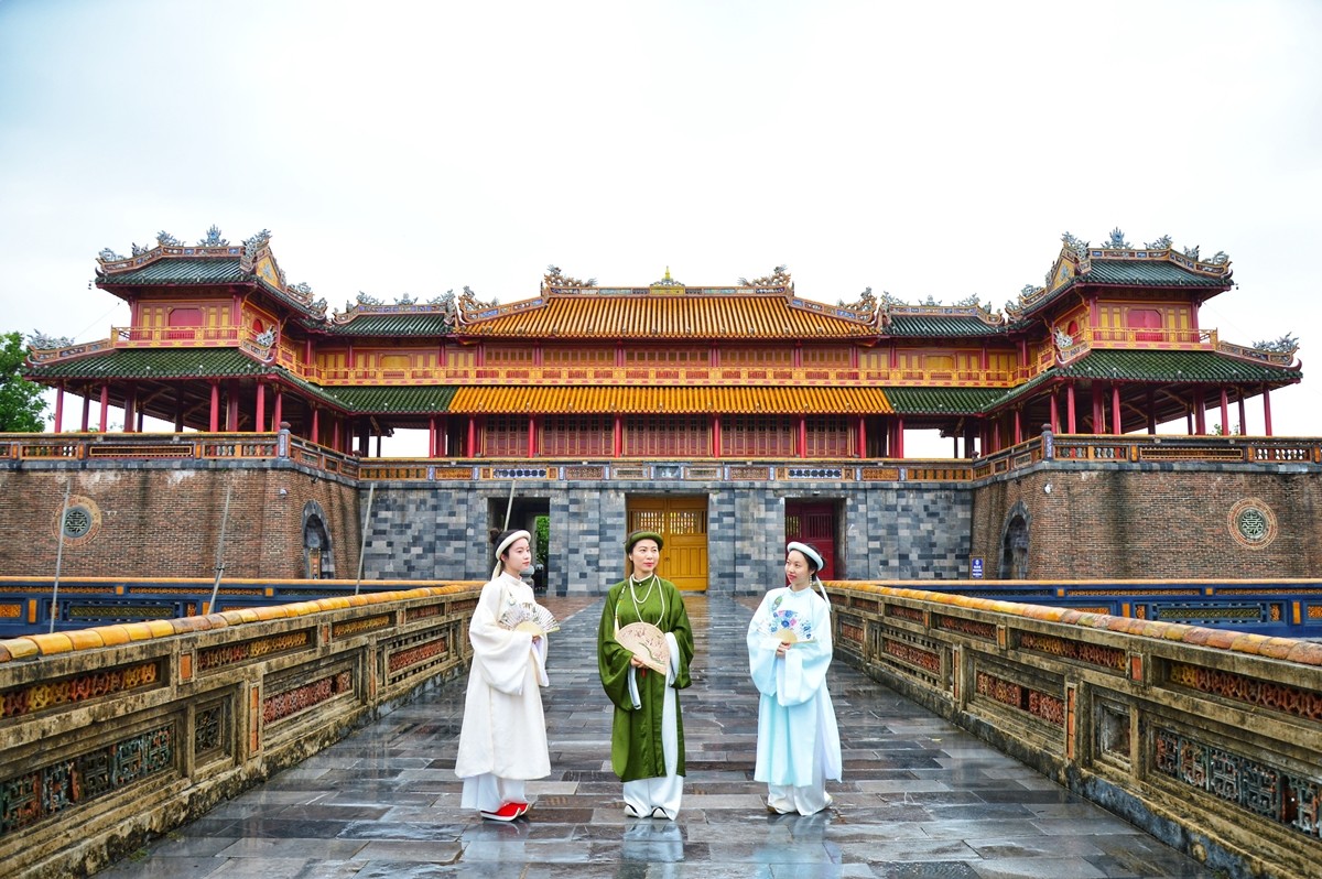 CODE VJ13: DA NANG – HOI AN – HUE – BA NA HILL 4 DAYS 3 NIGHTS