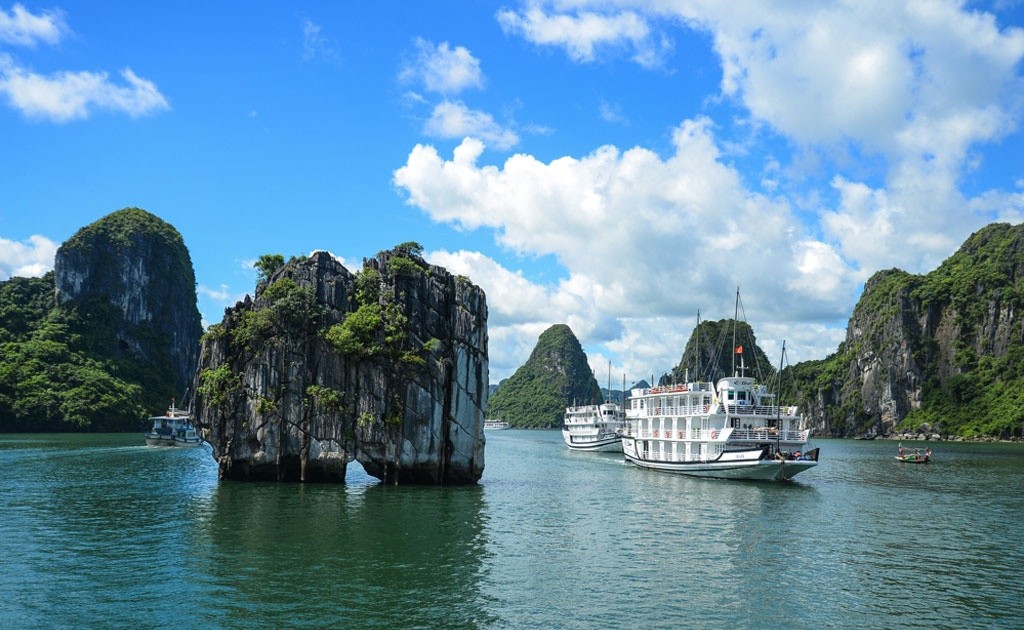 CODE VJ05: HANOI – HALONG CRUISE 4DAYS 3 NIGHTS