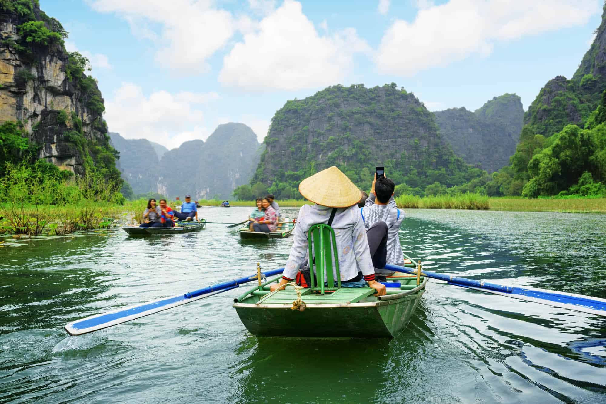 CODE VJ08: HANOI – HALONG CRUISE – NINH BINH 6DAYS 5 NIGHTS