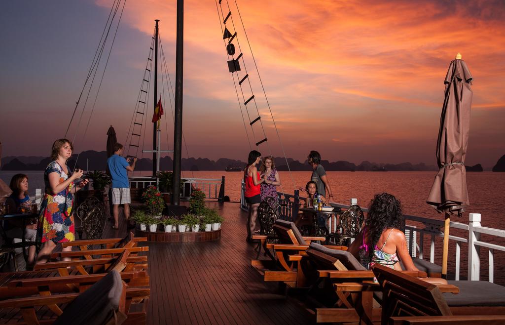HALONG GARDEN BAY CRUISE - WOODEN 4 STAR CRUISE