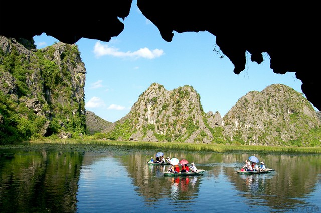 Bai Dinh Pagoda - Trang An Eco Tourism Day Trip