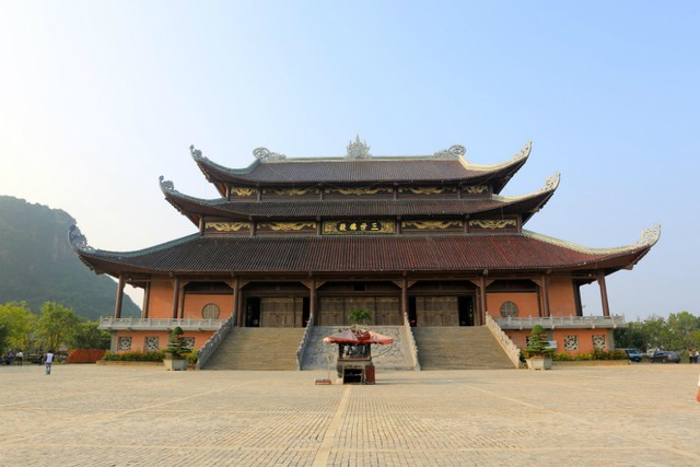 Bai Dinh Pagoda - Trang An Eco Tourism Day Trip