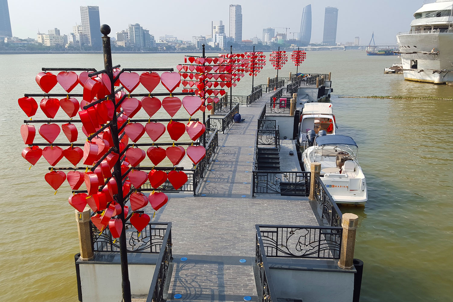 CODE VJ35: HANOI - HALONG – DA NANG – HO CHI MINH 8 DAYS 7 NIGHTS