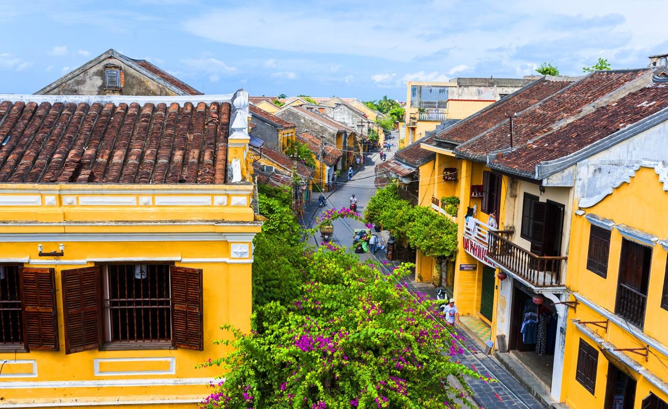 CODE VJ13:  DA NANG – HOI AN – HUE – BA NA HILL 4 DAYS 3 NIGHTS